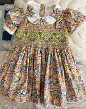 Load image into Gallery viewer, Alma vintage floral (Children smock Dress)