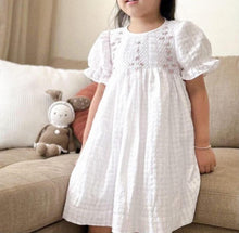 Load image into Gallery viewer, Arana (Children Smocked dress)
