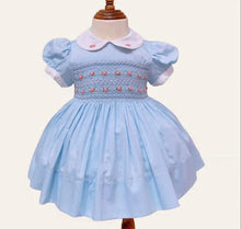 Load image into Gallery viewer, Alice (Children smock Dress)
