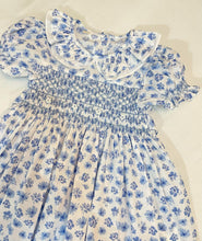 Load image into Gallery viewer, Della  (Children Smocked dress)
